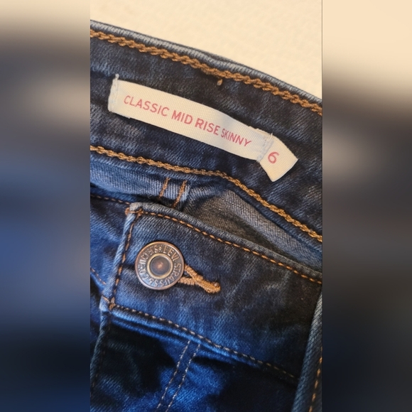 Classic Blue Women's Jeans - Picture 4 of 7